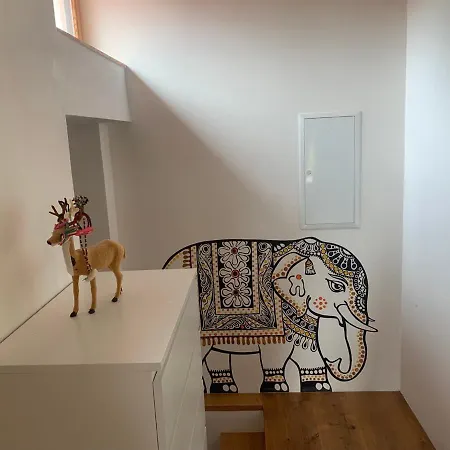 Cosy Family House With Garden, 12 Min From The Center Praga