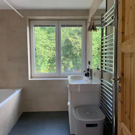 Cosy Family House With Garden, 12 Min From The Center Dom wakacyjny *