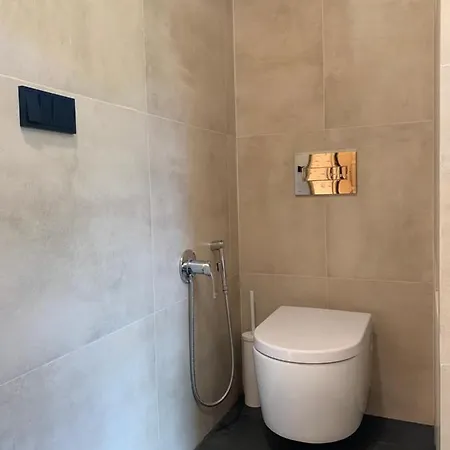 Cosy Family House With Garden, 12 Min From The Center Dom wakacyjny *